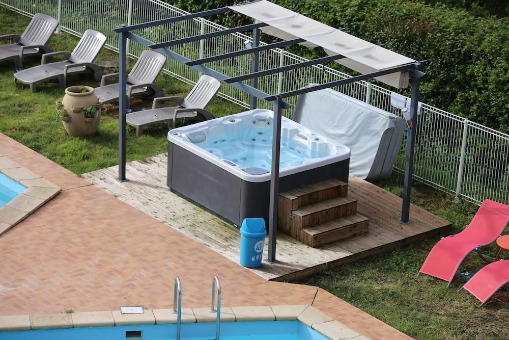 Le Neoulous Hotel Le Boulou Exterior photo